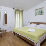 Jelcic * Podstrana